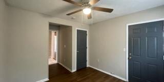 Cute 3-bedroom Home Near OTC and Drury! Gallery 14