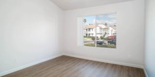 Vista Del Lago Gallery 21