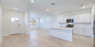 Modern Comfort in Avery Centre – Ready for You! Gallery 15
