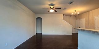 3/2.5/2 Duplex / Easy Access to Highways, Shopping, Restaurants, & Entertainment / Large Fenced in Yard / CISD Gallery 4