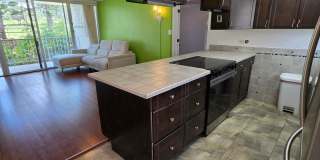Colonnade on the Greens - 3 bedroom, 2 bath unit with 2 tandem parking. Gallery 5