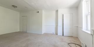 *AVAILABLE NOW* Super Affordable & Renovated 3 Bedroom Town House in the South Side Slopes! Gallery 10