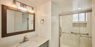 7074 N RIDGE Boulevard Gallery 20