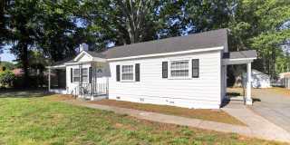 3 Bedroom Home in Hickory Grove Gallery 1