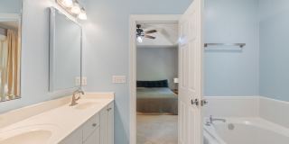 Beautiful Southern Village townhome - Furnished - Mid / Long Term lease options Gallery 27