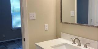 117 N Glenwood Drive Gallery 15