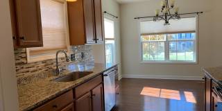 3 Bedroom 2.5 Bath Townhouse 1 Car Garage Gallery 3