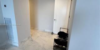 1435 Brickell Ave Gallery 23