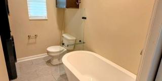 Spacious 6BR House in New Lebanon Gallery 20