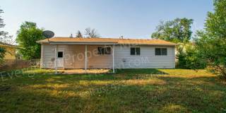 3-Bedroom Home Near Dining and Shopping Gallery 36