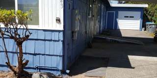 Tree bedroom Home Close to the Hospital in Eureka Gallery 1