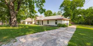 1225 W Hanna Street Gallery 1