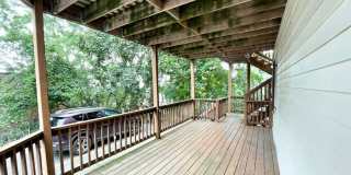 Charming 5 Bedroom-No Broker Fee Gallery 1