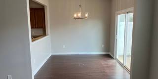 **OFFERING REFUNDABLE APPLICATION FEES** Fantastic 3BD, 2.5BA North Raleigh Townhome with Fenced Backyard in an HOA Community with Premier Amenities Gallery 10
