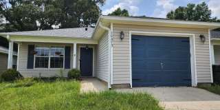 This charming 3-bedroom, 2-bathroom house is perfect for you! Gallery 1