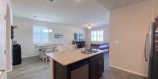 Gorgeous 4bed/3.5bath with 2 Master Bedrooms! Gallery 14