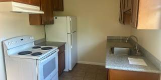 502 Berry Ave Gallery 1