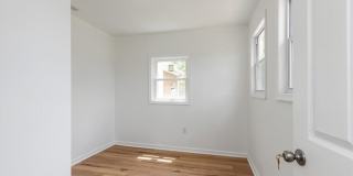 1806 Sussex Street Gallery 23
