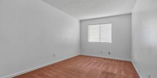 6627 N 27th Ave Gallery 21