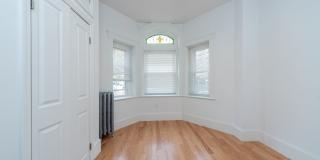 Charming 4 Bedroom- No Broker Fee Gallery 4