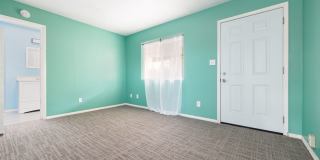 Beautiful Detached 1 Bedroom Home in Lakeside! Gallery 4