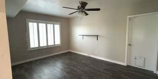 Modern 2 Bed 2 Bath East Side Home with Desert Views, Hot Tub & Spacious Backyard! Gallery 7