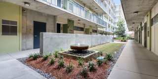 Awesome 1BR Loft Style Condo Overlooking Midtown! Gallery 20