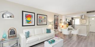 **Walk to the beach and Downtown Naples**SEASONAL FURNISHED RENTAL AVAILABLE** 2 BEDS 2 BATHS ** Gallery 1