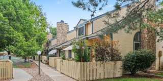Townhome with Spacious, Light-Filled Floor Plan - Pomona - Arvada - Available NOW! Gallery 1