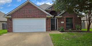 College Station - Large 4 bedrooms / 2.5 baths with garage and fenced yard!! Gallery 1