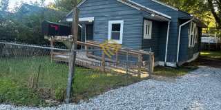 Updated 2 Bedroom with Spacious Yard on the Southwest Side, Available NOW! Gallery 1