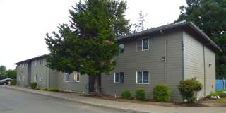 Rent Special: 1/2 Off June's Rent!! Second Floor 3 Bedroom apartment Gallery 5