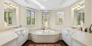 110 Sidney Bay Gallery 10