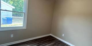 5523 Livingston ~ University Estate Gallery 19