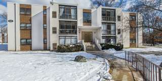 1 Bedroom Condo Walking distance to UofD Gallery 1