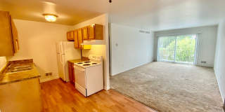 2nd floor, Remodeled 1 Bd. Greenway Park - Free Rent until November 1st!! Gallery 1