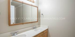 909 N 500 W Gallery 17