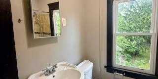 3 Bedroom 1 Bathroom single family Home for Rent Gallery 8