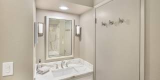 Top Floor Queen Anne Unit! (Beautiful views & 3 Parking Spaces) Gallery 24