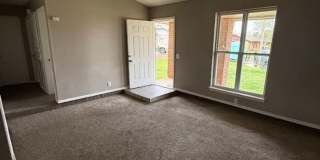 Charming 4-Bedroom Home with Spacious Yard! Gallery 9