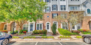 Stylish Condo Near Van Dorn Metro with Dual En Suites Gallery 1