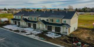MODERN 3 BED 2.5 BATH TOWNHOME IN SAINT ANTHONY Gallery 1