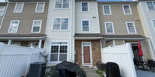 **OFFERING REFUNDABLE APPLICATION FEES** Charming 3BD, 2.5BA Raleigh Townhome Near Interstates and Downtown Raleigh Gallery 1