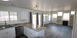 Remodeled End-Unit Townhome in Village at Elk Run Remodeled End-Unit Townhome in Village at Elk Run Gallery 1