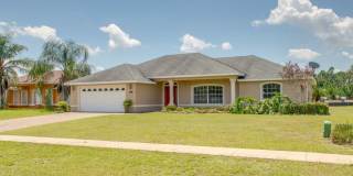 Leesburg 3/2 with Split Bedroom and Covered Back Patio Gallery 1