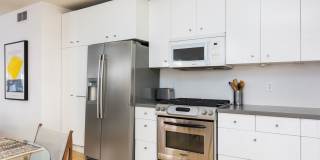 Silver Lake Mid-Century Style Home - 2b1b - Private Yard - Garage Gallery 6