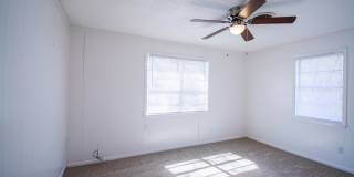 203 Schuerenberg Street Gallery 7