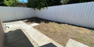 Beautiful 1 Bed Backhouse Available Now! Gallery 12