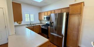 2 bedroom Partially furnished Condo Gallery 6