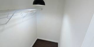 Room in 3 Bedroom Home at Phillips St Gallery 46